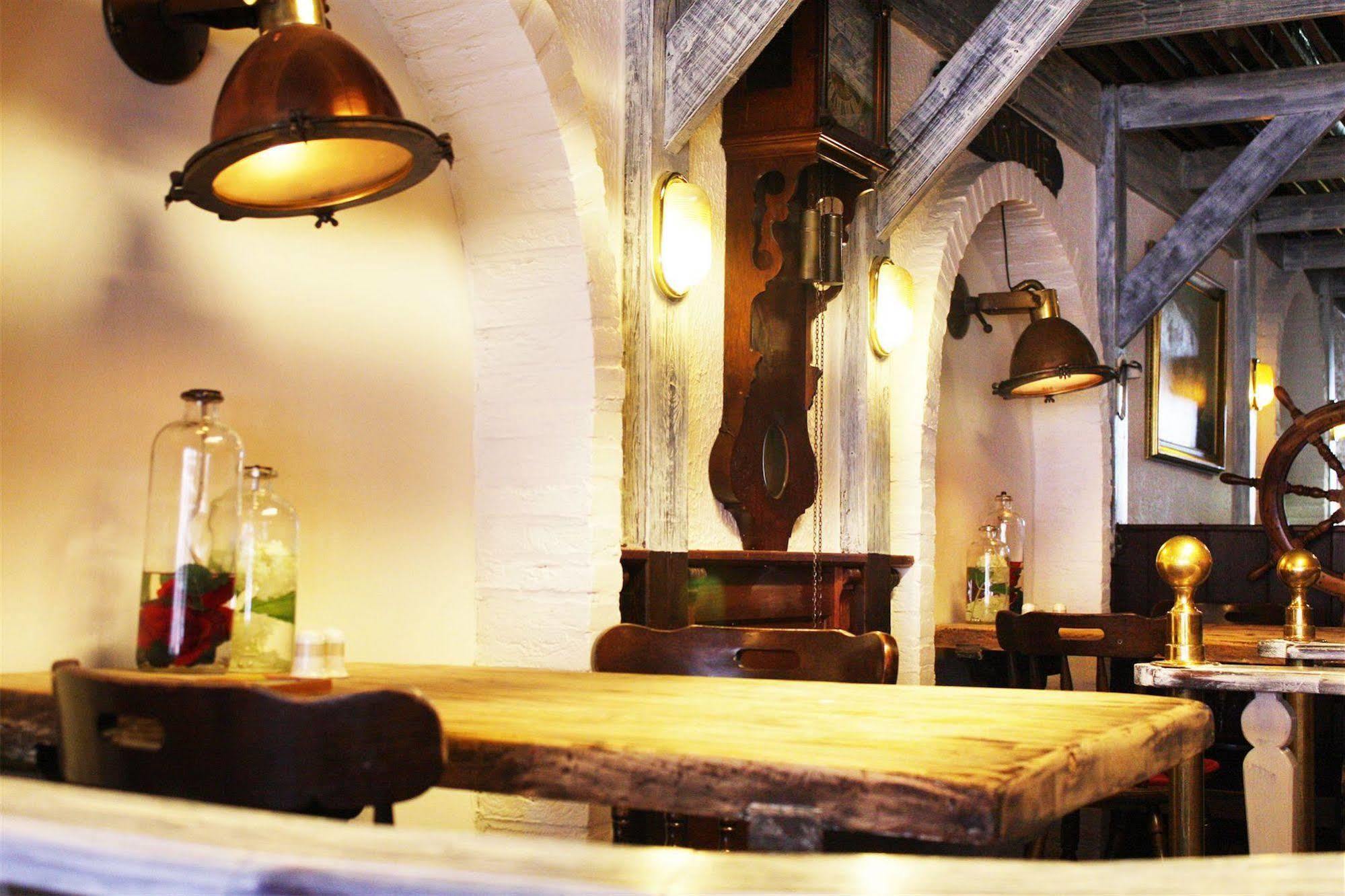 Hotel-Restaurant Loodsmans Welvaren Bv เดนฮอร์น ภายนอก รูปภาพ